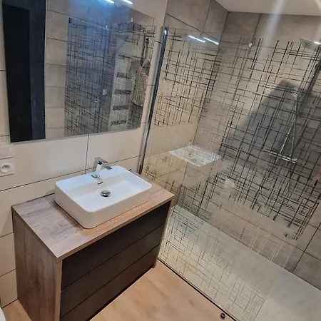 Jolie Petite Maison 134 Hébergement de vacances Lugan (Aveyron)