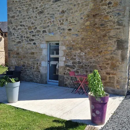 Jolie Petite Maison 134 Hébergement de vacances Lugan (Aveyron)