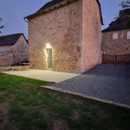 Jolie Petite Maison 134 Lugan * Lugan (Aveyron)